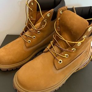 Brand New Timberland Boots (Juniors) 6 inch premium waterproof boot - wheat /tan